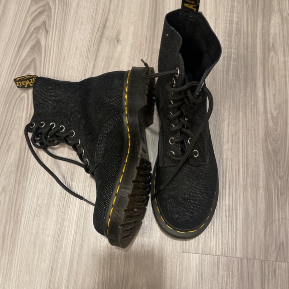 Black dr martens - Picture 2 of 3